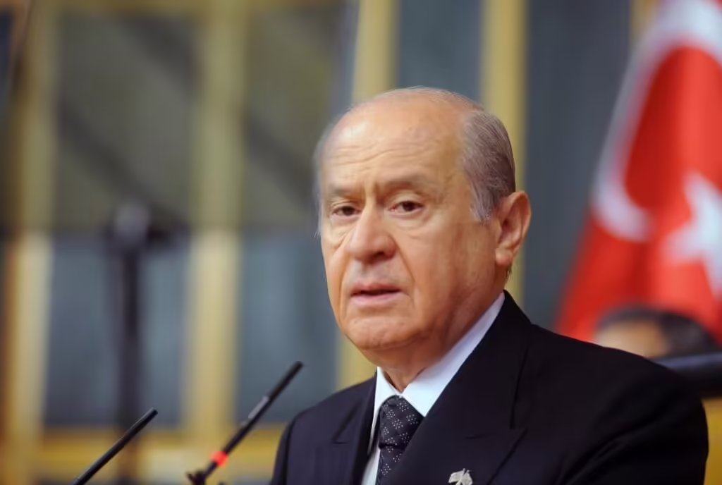 MHP Lideri Bahçeli, KHK ile ihraçlara ilişkin olarak, Üniversite çok