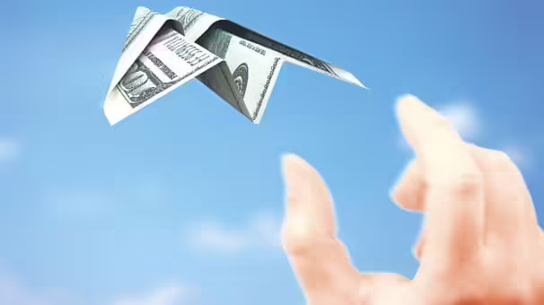 DOLAR UÇUYOR! ABD faiz kararının giderek yaklaştığı beklentisi gelişmekte olan
