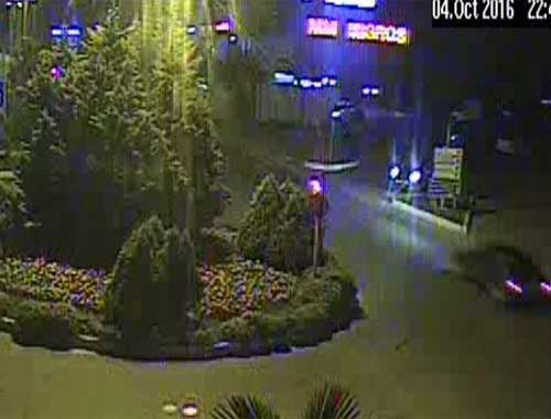 Zonguldak’ta kontrolden çıkıp karşı şeride geçen otomobilin takla atma anı