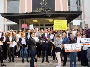 ‘Proje okul’ların öğrencileri daha önce yeni okul yöneticilerini protesto etmiş,