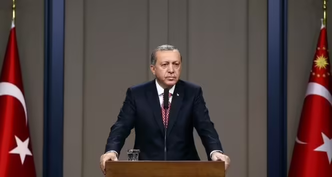 Gelen son dakika haberine göre Cumhurbaşkanı Recep Tayyip Erdoğan, anayasa