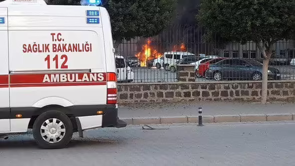Adana Valiliğinin önünde gerçekleşen patlamaya ilişkin Adana Valiliğince açıklama yapıldı.