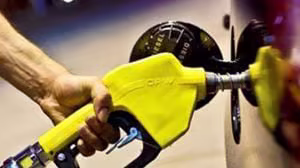 Petrol Ütünleri İşverenleri Sendikası Motorine yılın son günü zam bekleniyor