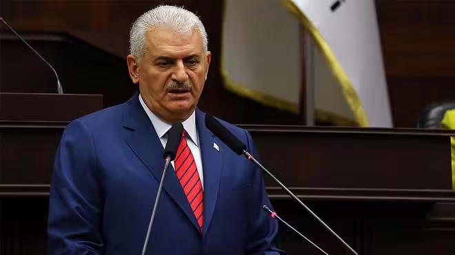 Başbakan Binali Yıldırım, anayasa değişikliği konusunda, ” Etrafımız ateş çemberi.
