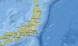 7.3’lük&nbsp;şiddetli bir deprem sonrasında kuzeydoğu Japonya’daki Miyagi ve Fukushima kıyılarında