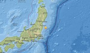 7.3’lük şiddetli bir deprem sonrasında kuzeydoğu Japonya’daki Miyagi ve Fukushima kıyılarında