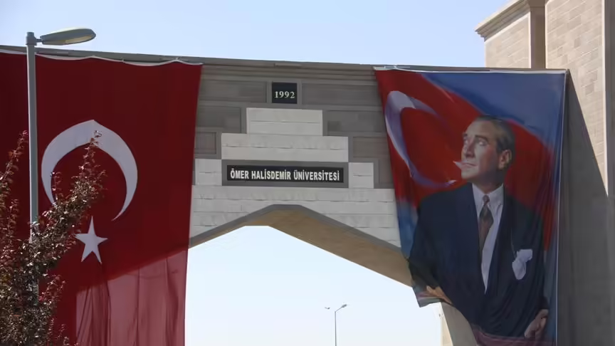 DBP web sitesi üzerinden yapılan duyuru şu şekilde: Üniversitemiz Hukuk