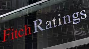 Fitch, Türkiye’nin kredi notunu bir basamak düşürerek ‘yatırım yapılabilir’ seviyenin