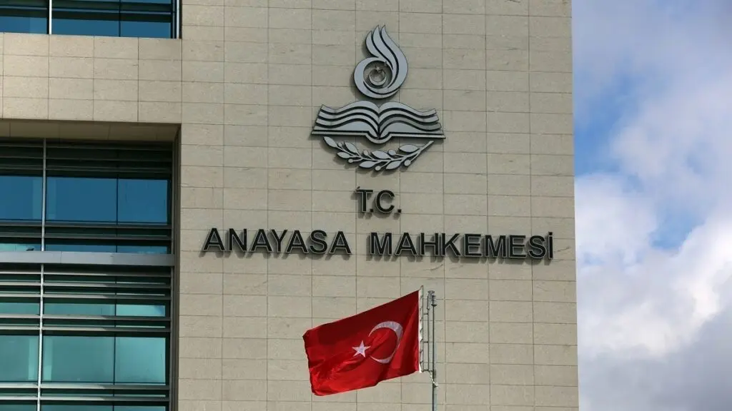 Anayasa Mahkemesinden (AYM), FETÖ’den ihraç başvurularına dair karar Anayasa mahkemesi, HSYK’nın