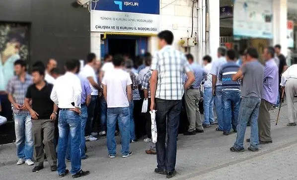 Hükümet işsizlik sorununu bitirmek için yeni bir adım daha attı.