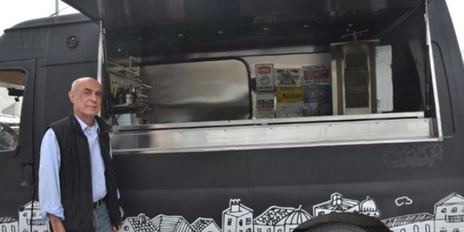 Esenyurt Meydanı’nda mobil döner aracıyla satış yapmak isteyen İbrahim İhsan