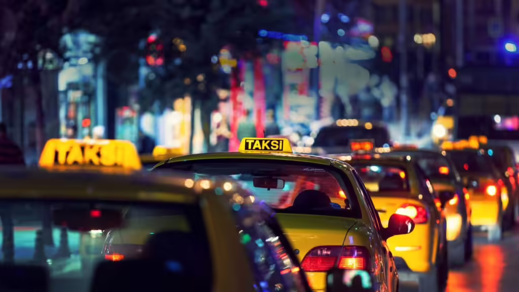 Uber Türkiye’nin sosyal medya hesabında, “Uber’e Türkiye’de uygulanan erişim engeli
