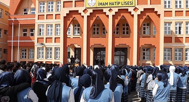 MEB'in haziran ayında yönetmelikte yaptığı değişiklikle Anadolu lisesi için nüfusta
