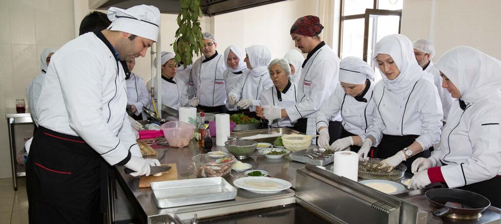 T.C. İÇİŞLERİ BAKANLIĞI EMNİYET GENEL MÜDÜRLÜĞÜNE ALINACAK KADROLU PERSONEL (AŞÇI)