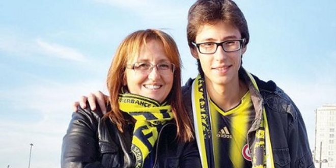 Terör mağdurları için oynanan maçlar vs. ile para toplanmıştı. Paranın