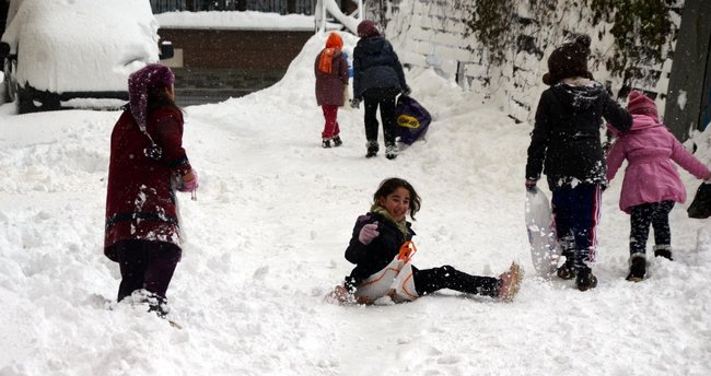 BOLU Bolu Valiliği’nden yapılan yazılı açıklamada, olumsuz hava şartları ve