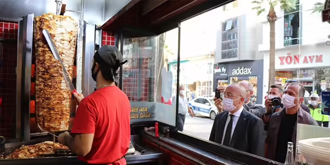 Denizli Valisi Ali Fuat Atik’in maske sorusu üzerine “Gebermek istiyorum”